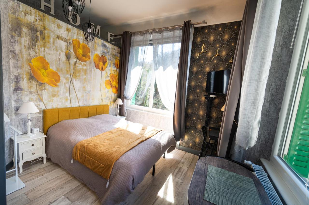 Studio Malou, Cuisine, Salle D'Eau, Terrasse Amenagee Olliergues Zewnętrze zdjęcie